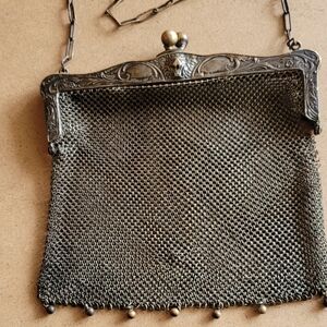 1906 mesh purse GERMAN SILVER lion repousse CHAINMAIL